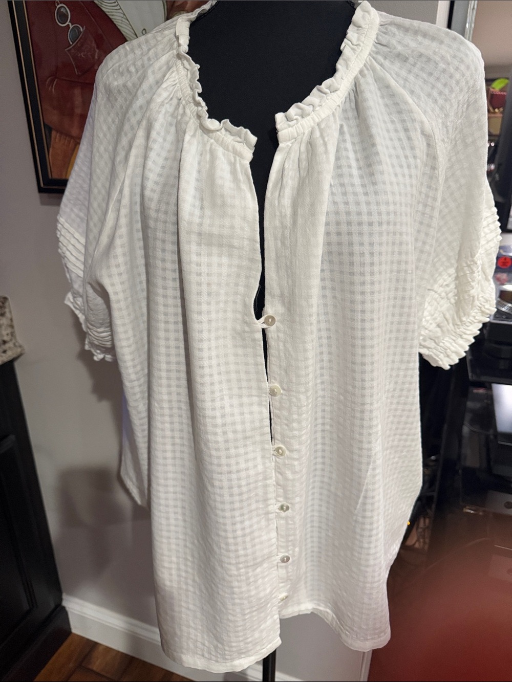 Dylan Women's White Button-Front Textured Blouse never worn Sz large